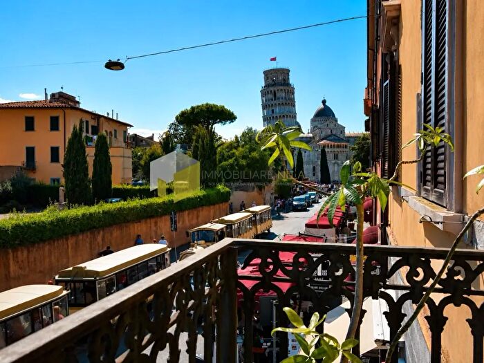 Appartamento con 7 locali in vendita in Cardinale Maffi, Pisa
