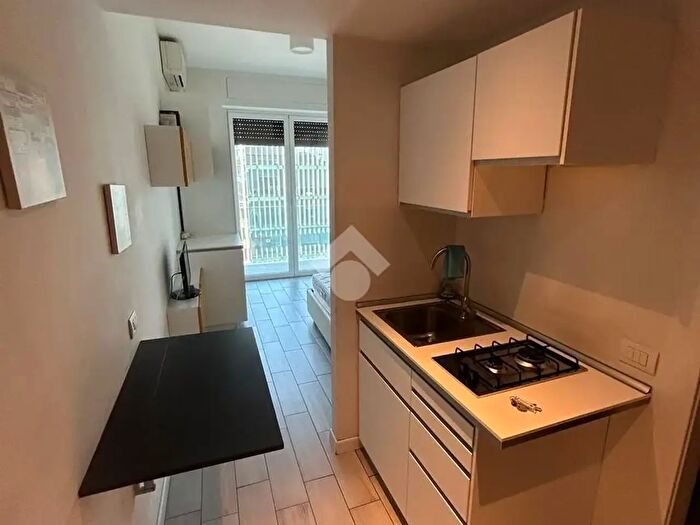 Appartamento monolocale in affitto in Bastioni di Porta Nuova, Milano