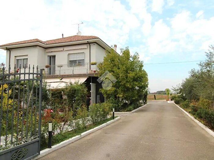 Casa con 5 locali in vendita in Via Staggetti, Gatteo