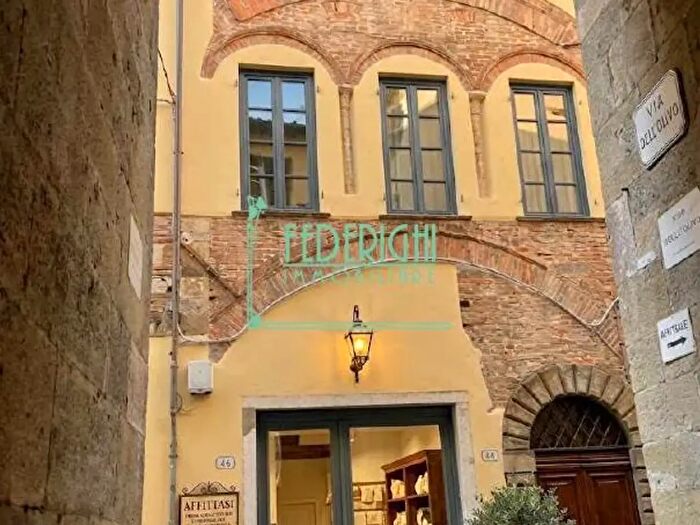 Appartamento trilocale in vendita in Lucca