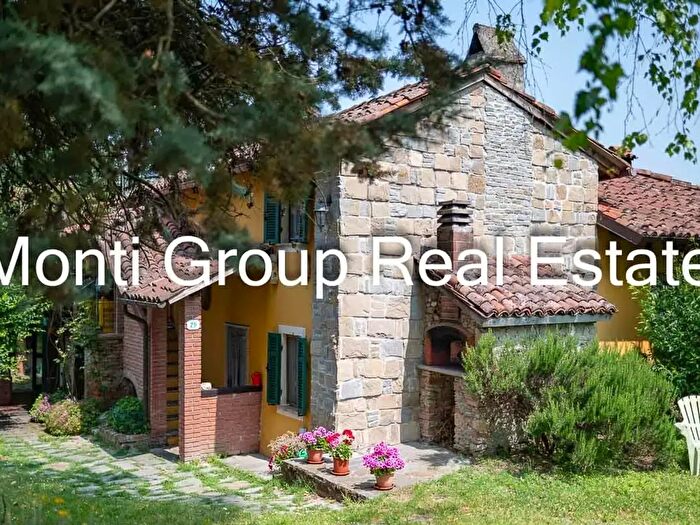 Casa con 7 locali in vendita in Trisobbio