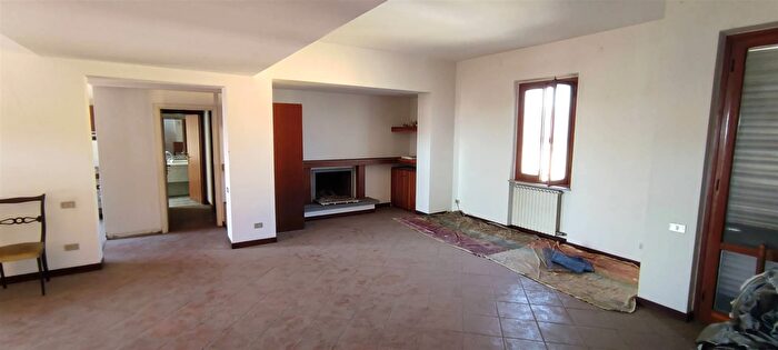 Casa con 9 locali in vendita in Pistoia