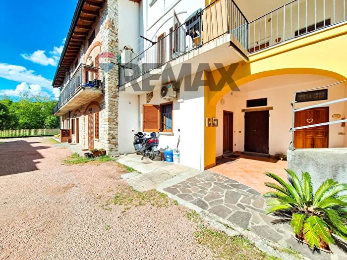 Appartamento bilocale in affitto in Via Case Nuove, Gavirate