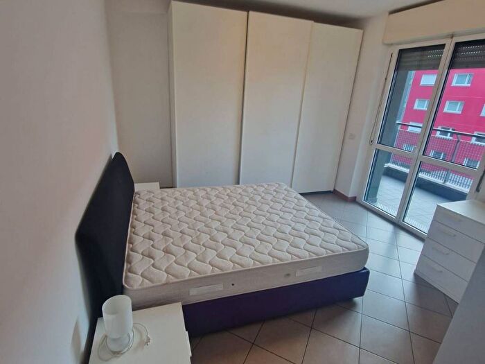 Appartamento trilocale in affitto in Via Enrico Cosenz, Bovisa, Milano