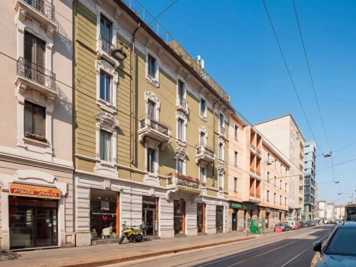 Appartamento trilocale in vendita in Via Porro Lambertenghi, Milano