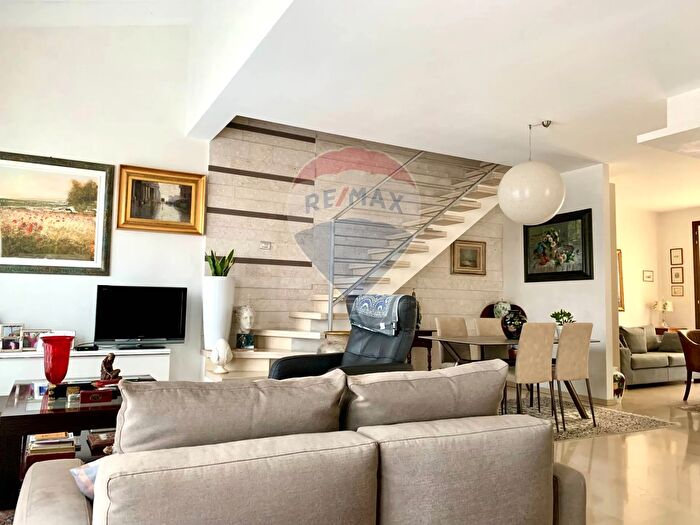 Appartamento trilocale in vendita in Via Don Bravi, Treviolo