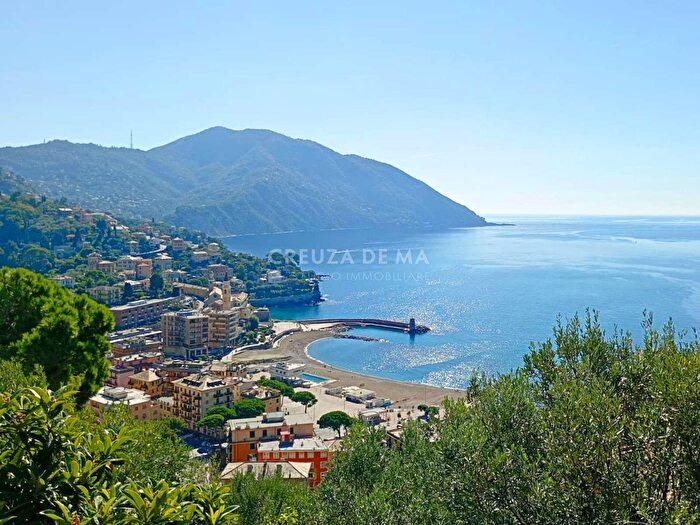 Casa con 6 locali in vendita in Via Salvo dAcquisto, Recco