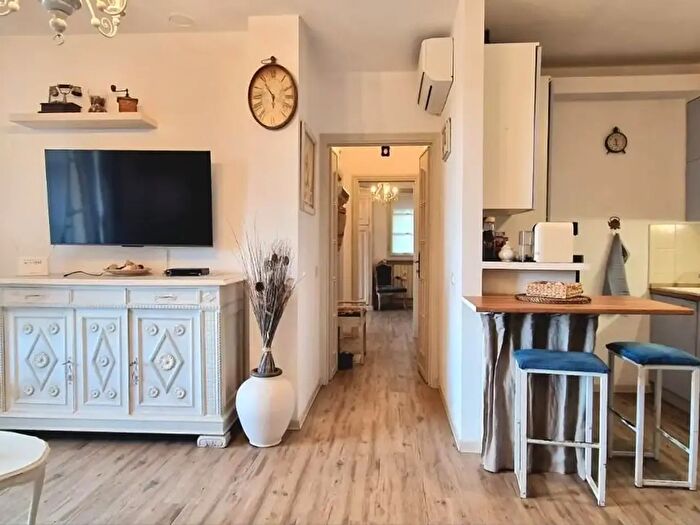 Casa con 5 locali in vendita in Camaiore