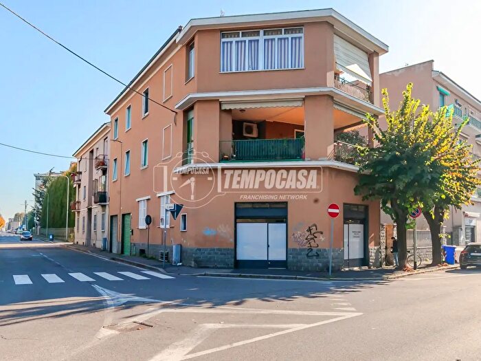 Appartamento trilocale in vendita in Via Vittorio Veneto, Cormano