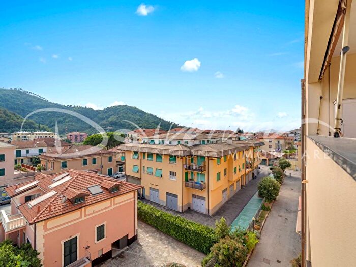 Appartamento trilocale in vendita in Via Negrotto Cambiaso, Centro, Sestri Levante