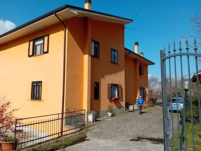 Appartamento trilocale in vendita in Via Pizzoli, LAquila