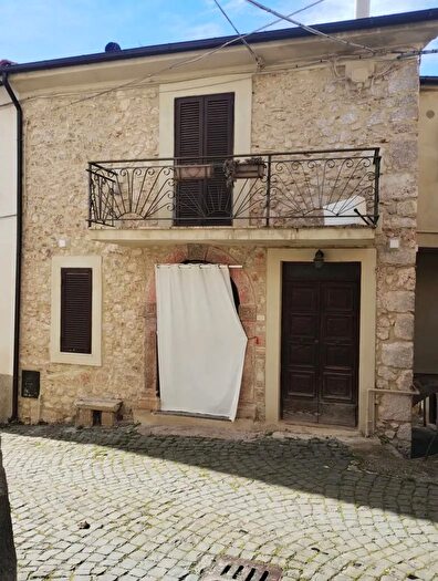 Appartamento trilocale in vendita in Via del Littorio, Tagliacozzo
