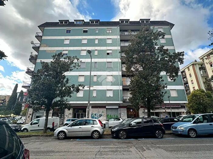 Appartamento quadrilocale in vendita in Via Fratelli Bandiera, Rende