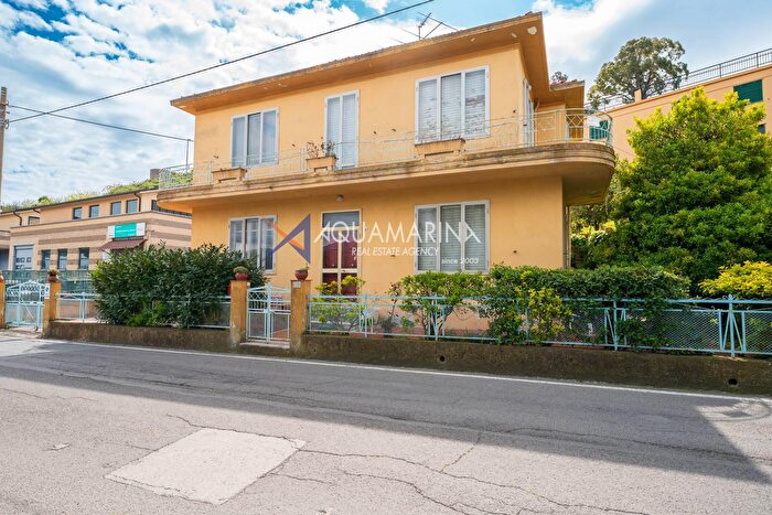 Casa con 6 locali in vendita in Via Duca dAosta, Sanremo