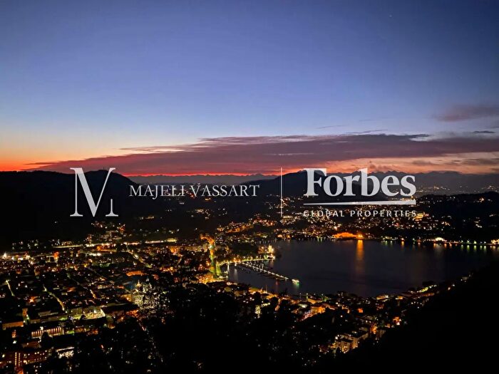 Appartamento quadrilocale in vendita in Como