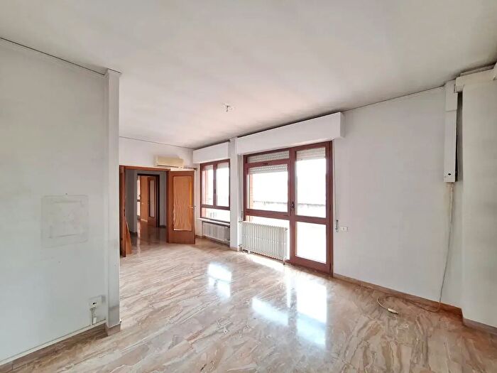 Appartamento con 5 locali in vendita in Piazzale Gabriele d'Annunzio, Rovigo