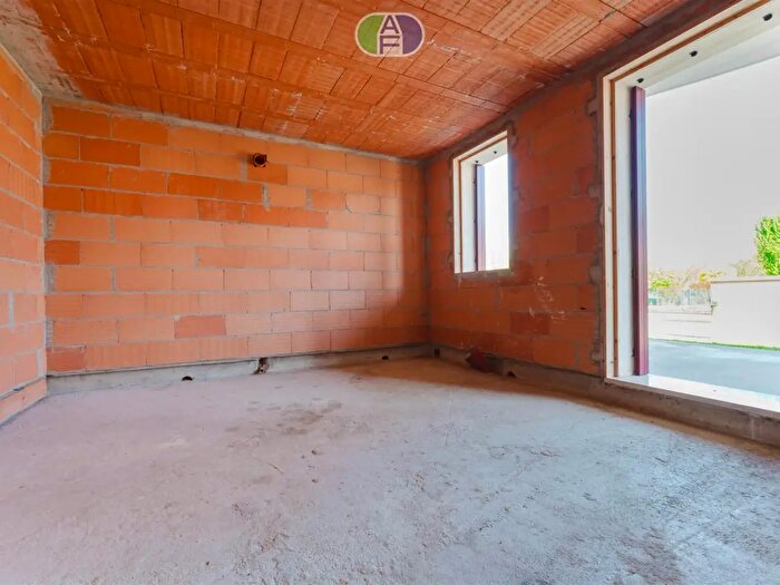 Casa con 8 locali in vendita in Via Bosso, Salzano