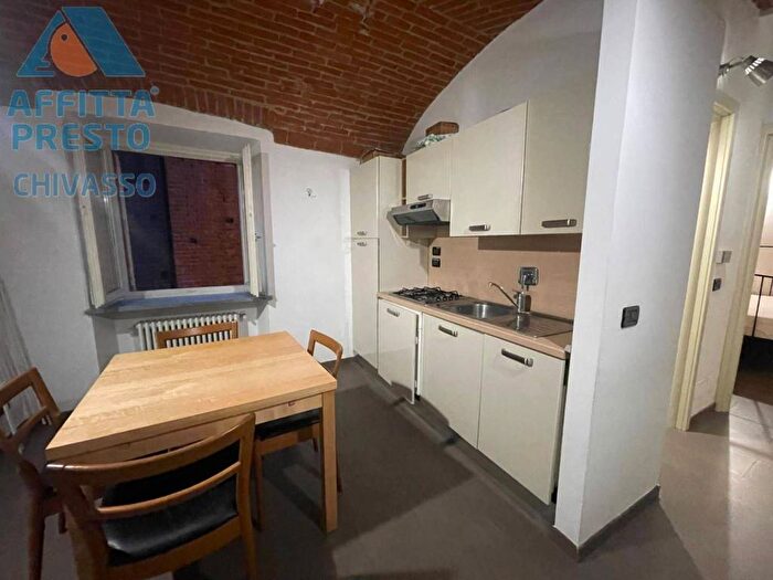 Appartamento bilocale in affitto in ViCOLO CHIESA, Centro, Chivasso