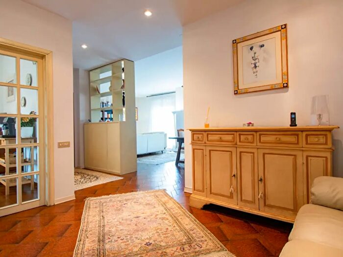 Appartamento con 6 locali in vendita in Via Ottorino Respighi, Prato