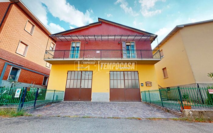 Casa con 6 locali in vendita in Via Papa Giovanni XXIII Savigno, Valsamoggia