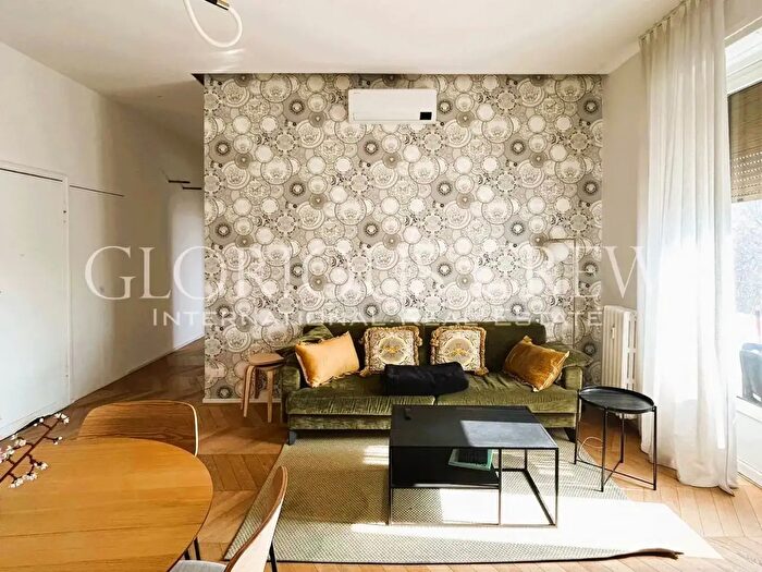Appartamento trilocale in affitto in Via Giovanni da Cermenate, Milano