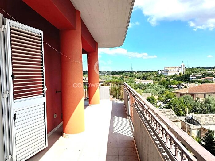 Appartamento con 7 locali in vendita in Via Gianforma, Modica