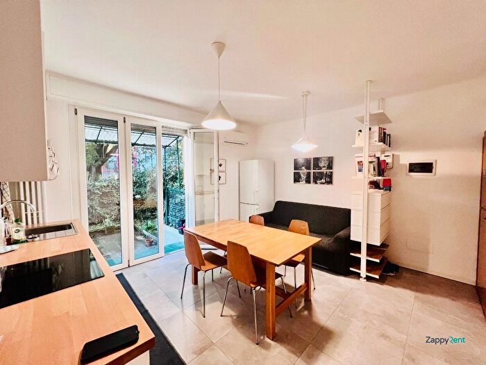 Appartamento trilocale in affitto in Via Jacopino da Tradate, Milano