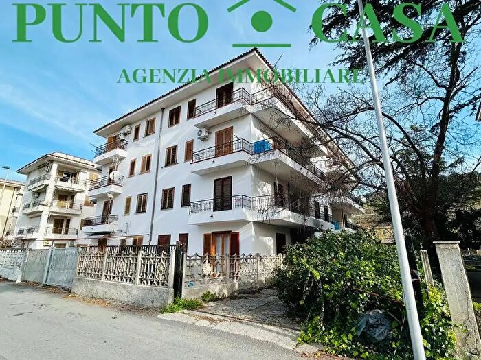 Appartamento trilocale in vendita in Via Cavour, Nocera Terinese