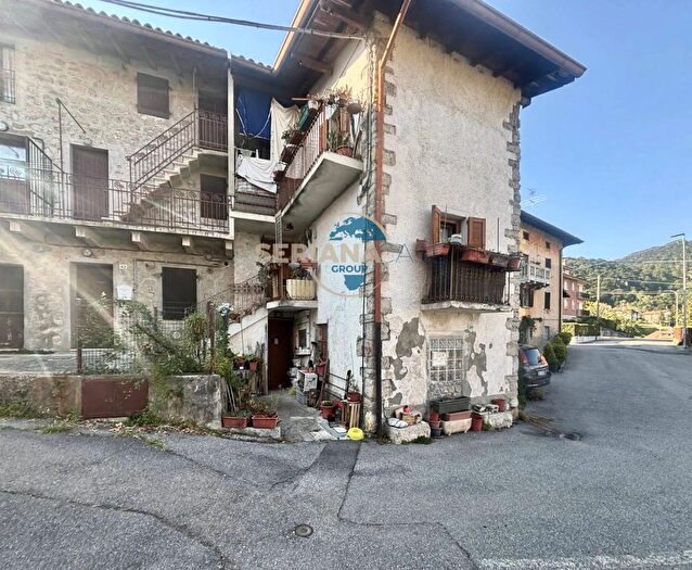 Appartamento con 6 locali in vendita in Via Sendec, Alzano Lombardo