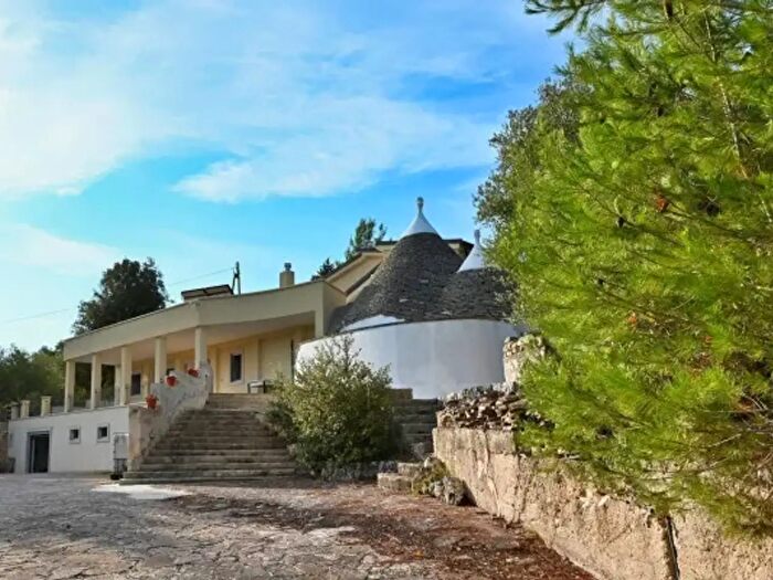 Casa con 6 locali in vendita in Strada Comunale Strettola di San Cataldo, Putignano