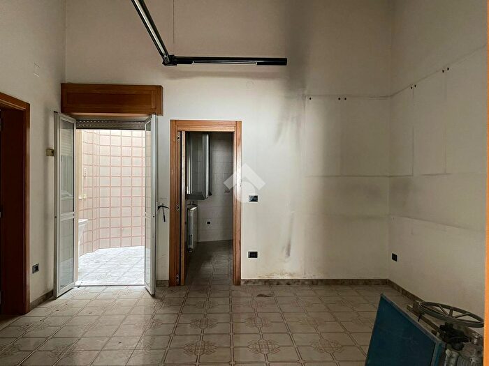 Appartamento trilocale in vendita in Via Abruzzi, Grottaglie