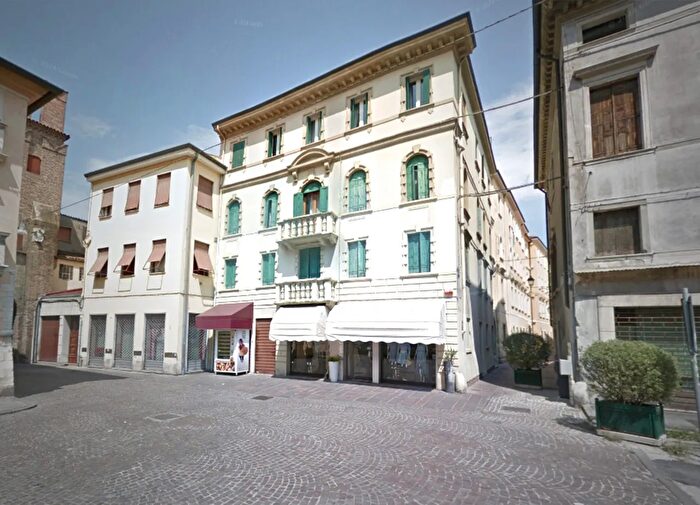 Appartamento bilocale in vendita in Via Giovanni Miani, Rovigo