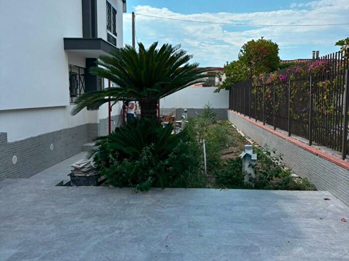 Casa con 5 locali in affitto in Via Lago Patria, Lago Patria, Giugliano in Campania