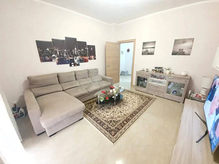 Appartamento trilocale in vendita in Via Cerrano, Casale Monferrato