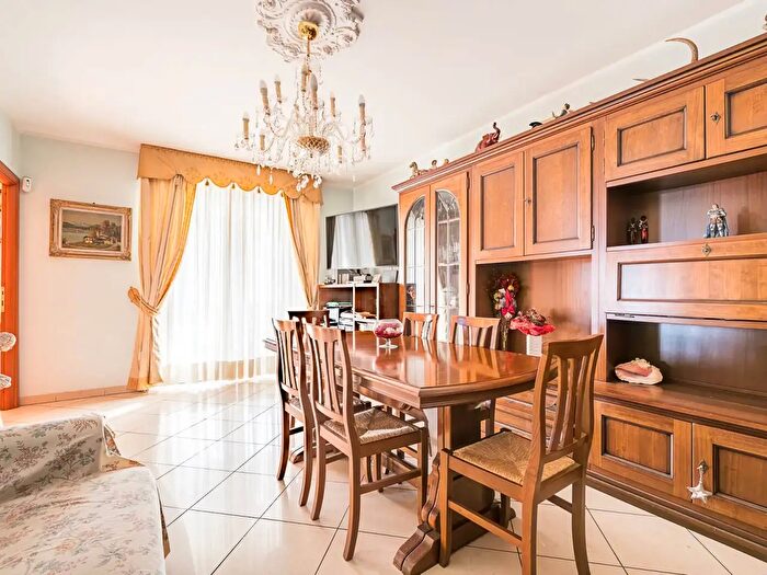 Appartamento quadrilocale in vendita in Via Paolo Veronese, Torino