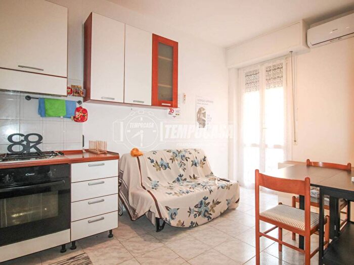 Appartamento bilocale in affitto in Via Busseto, Santa Giulia, Milano