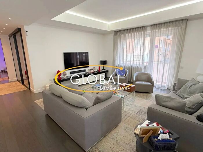 Appartamento con 7 locali in vendita in Ancona