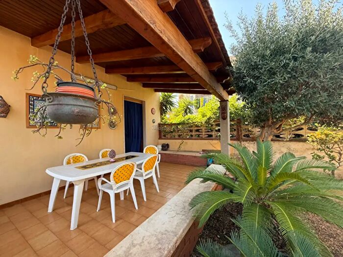 Casa quadrilocale in vendita in Via dei Navigatori, Modica