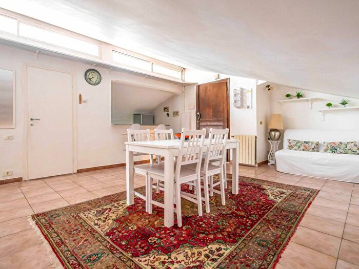 Casa trilocale in affitto in Via degli Oleandri, Tirrenia, Pisa