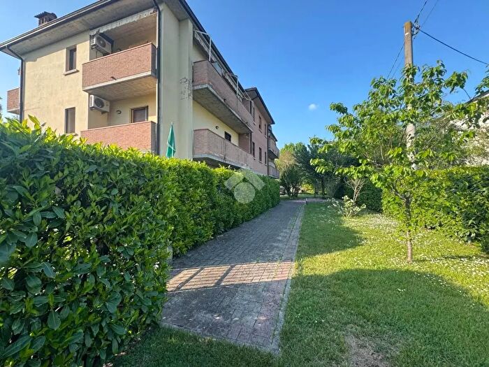Appartamento quadrilocale in vendita in Via laMelegari, Castelnovo Di Sotto