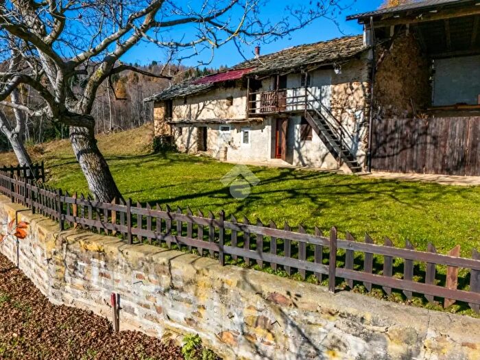 Casa trilocale in vendita in Località Meyra Pritallo, Venasca
