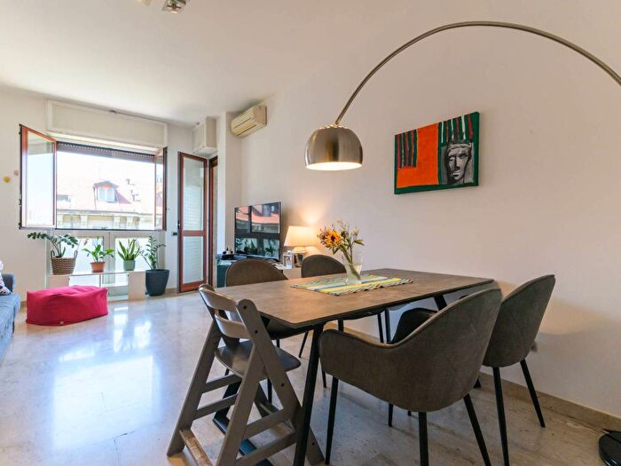 Appartamento trilocale in affitto in Via Correggio, De Angeli, Milano
