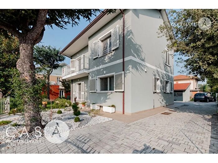 Casa con 6 locali in vendita in Cannucceto Cesenatico, Cesenatico