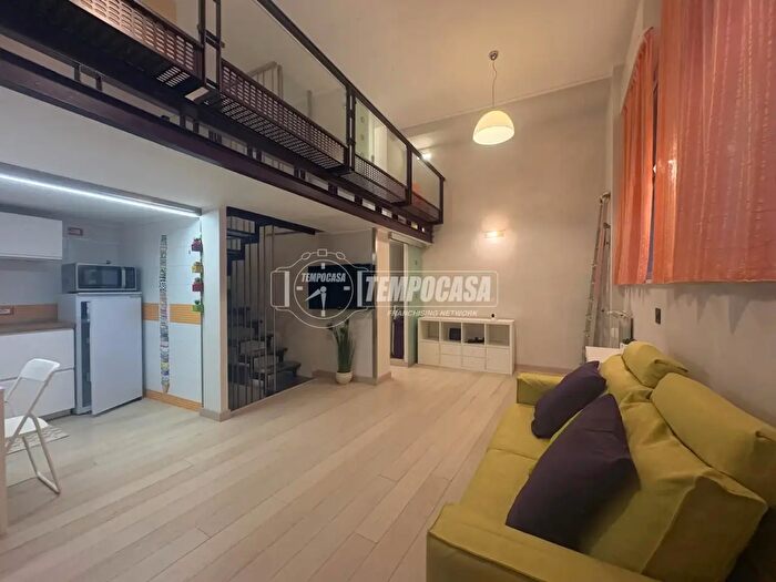Appartamento trilocale in affitto in Via Voghera, Milano