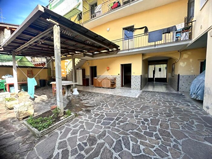 Casa con 8 locali in vendita in Via Reduci, Grumello Del Monte