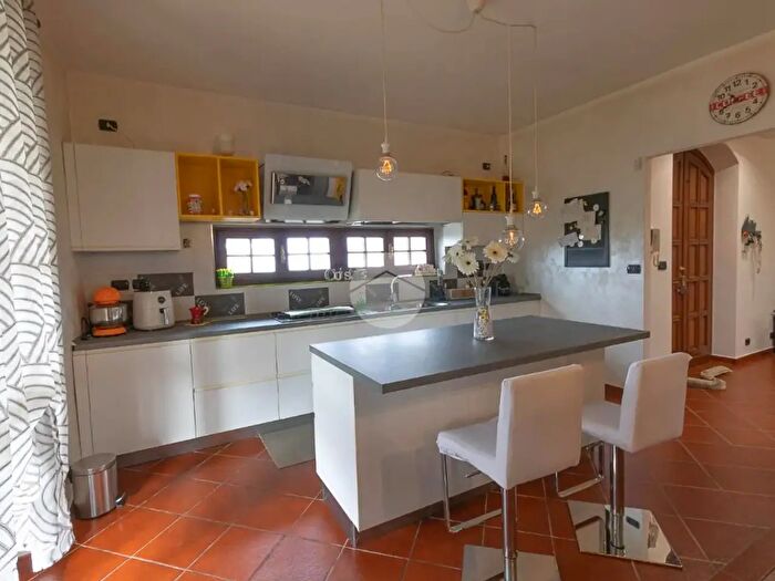 Casa con 6 locali in vendita in Via Einaudi, Valfenera