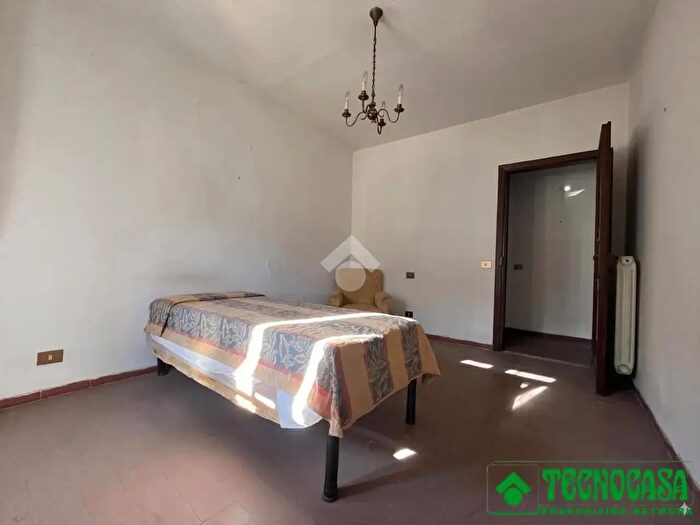 Appartamento con 8 locali in vendita in Via Mascardi, Sarzana