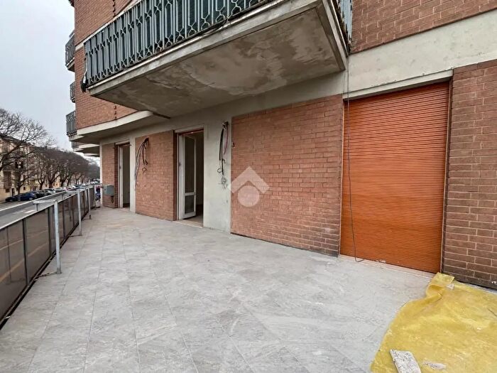 Appartamento trilocale in vendita in Via Girolamo Zanichelli, Modena