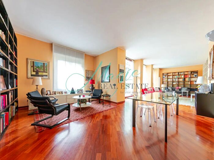 Casa con 5 locali in vendita in Via Francesco Primaticcio, Milano