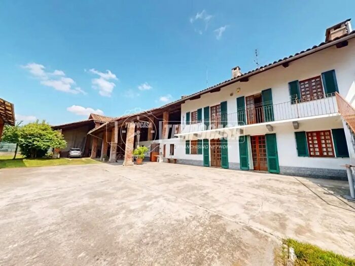 Casa con 6 locali in vendita in Via San Grato, Volpiano